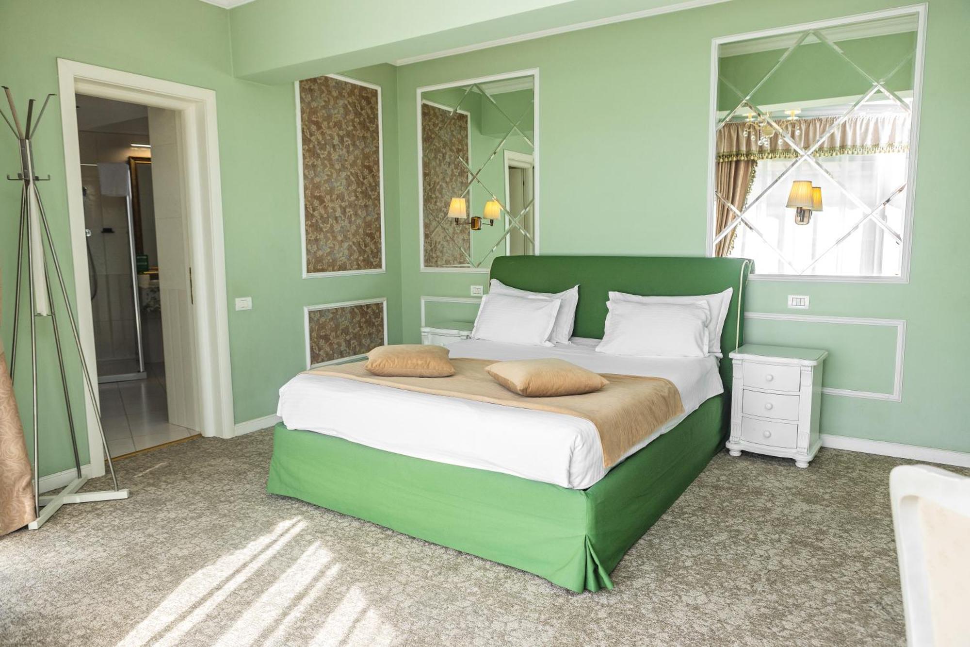 Boutique Lafayette Hotel 4*