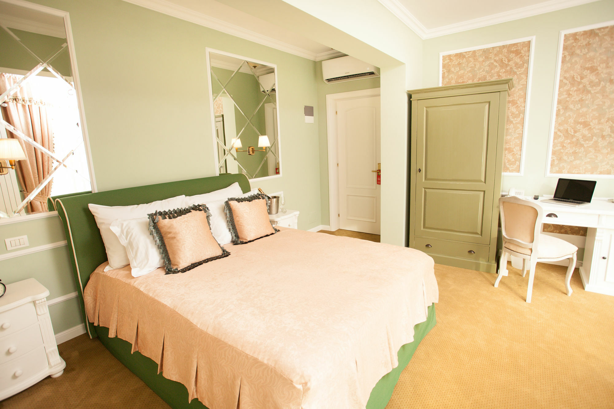 Boutique Lafayette 4* Bucharest